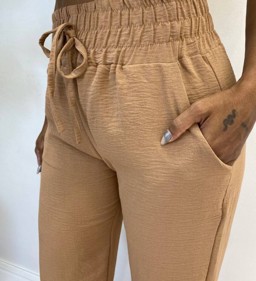 Calça Feminina Pantalona Lorena Lastex na Cintura Bege - Fernanda Ramos Store