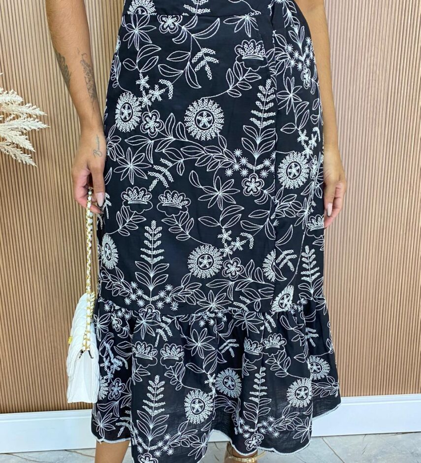 Conjunto Feminino Bordado Cropped com Bojo e Saia Midi Preto - Fernanda Ramos Store