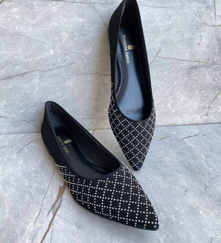 Sapatilha Feminina Bico Fino Nobuck Preto com Aplicações - Fernanda Ramos Store
