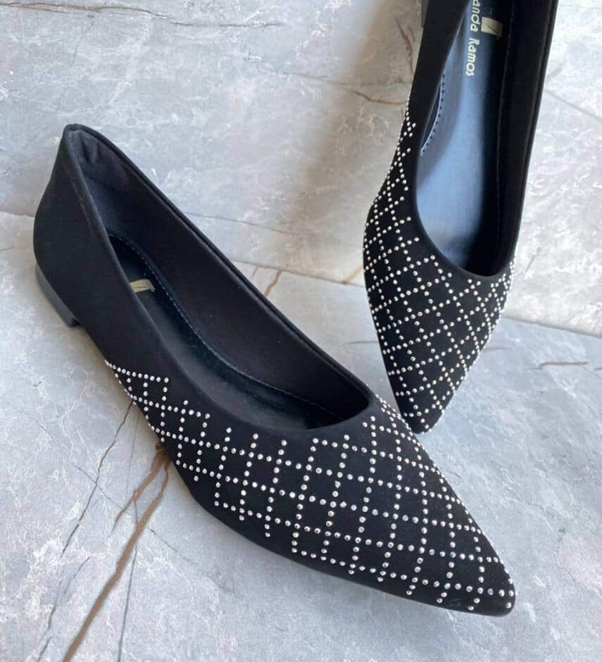 Sapatilha Feminina Bico Fino Nobuck Preto com Aplicações - Fernanda Ramos Store