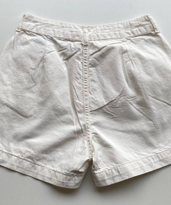 fernandaramosstore com br Short Feminino com Pregas Sarja Branco 094606 2