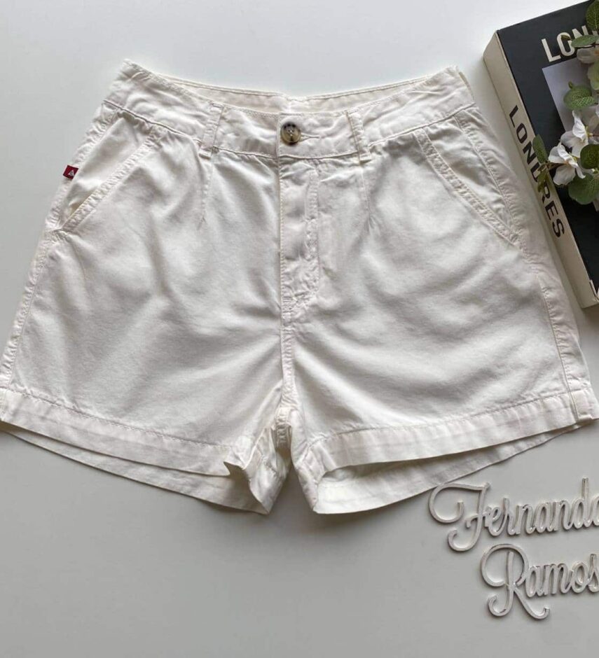 Short Feminino com Pregas Sarja Branco 094606 - Fernanda Ramos Store
