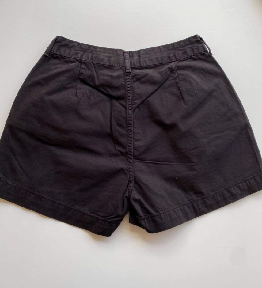 Short Feminino com Pregas Sarja Preto 094606 - Fernanda Ramos Store