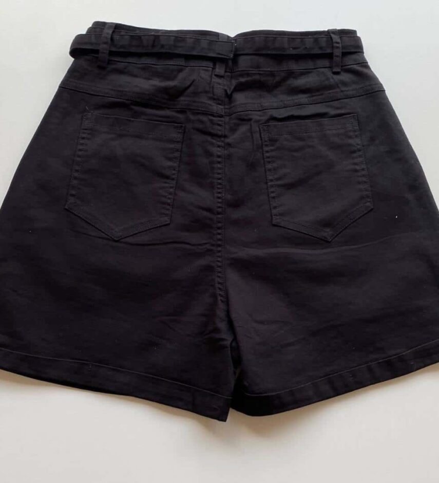 Short Feminino Juliana com Pregas e Bolsos Preto - Fernanda Ramos Store
