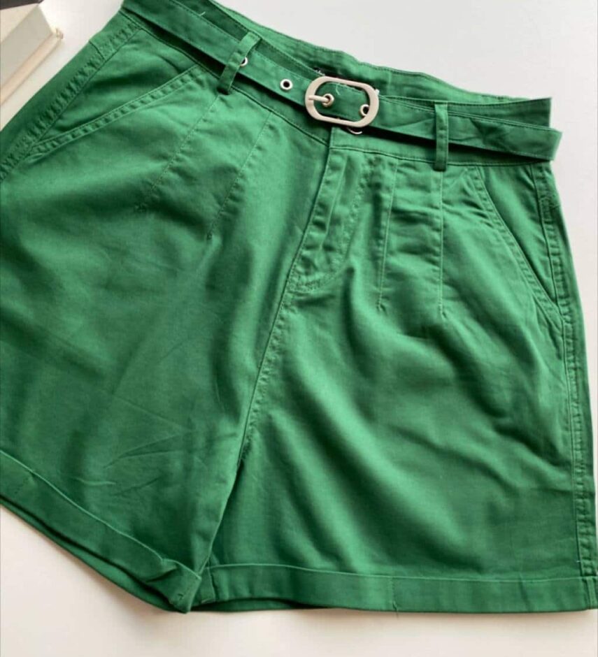 Short Feminino Juliana com Pregas e Bolsos Verde - Fernanda Ramos Store