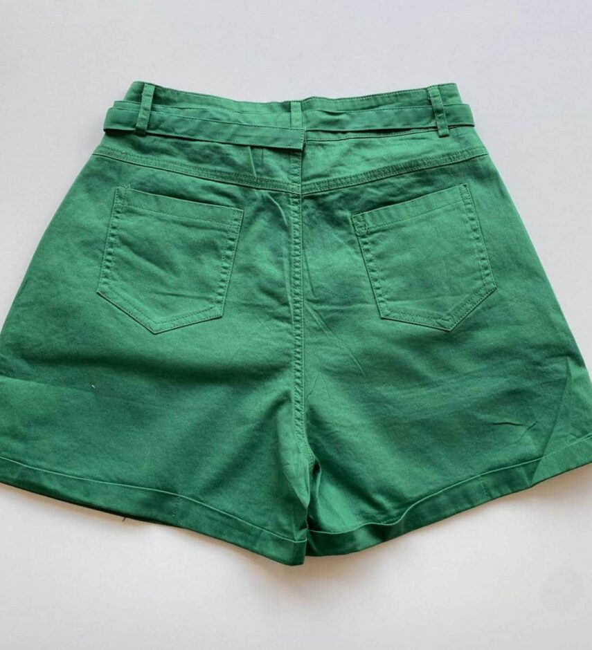 Short Feminino Juliana com Pregas e Bolsos Verde - Fernanda Ramos Store