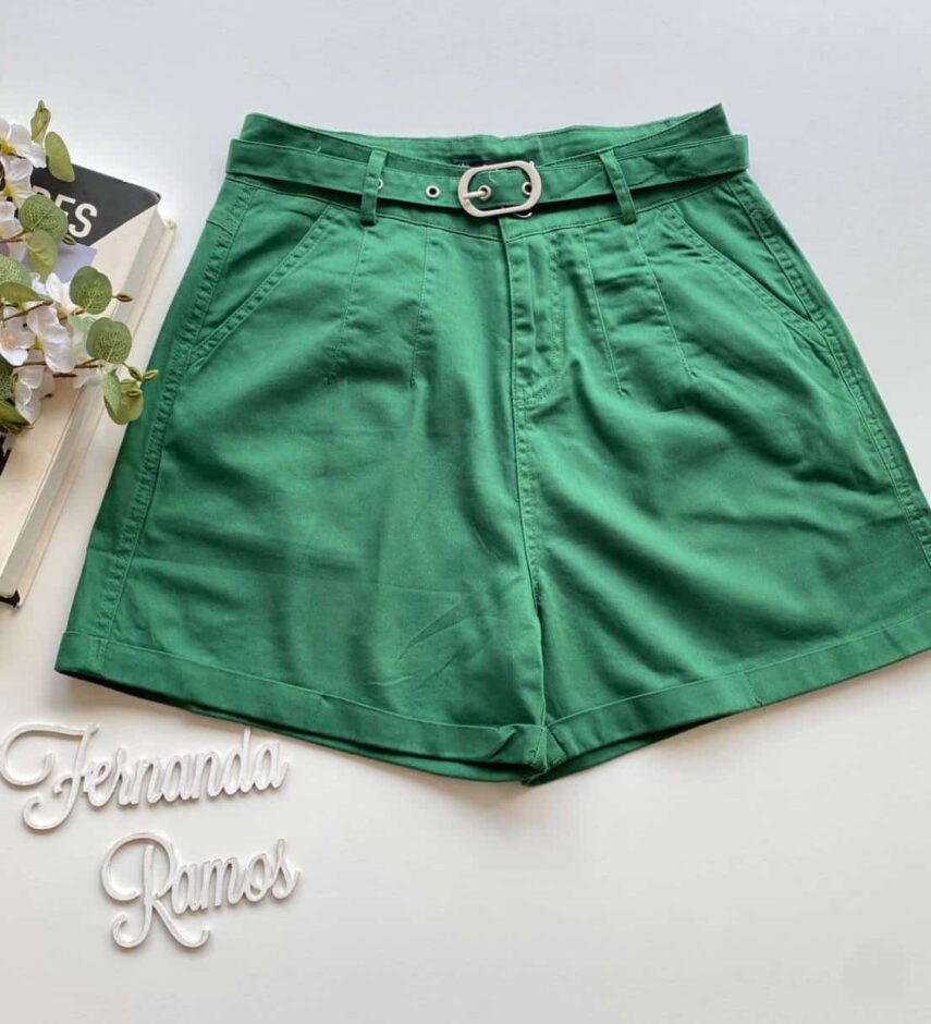 Short Feminino Juliana com Pregas e Bolsos Verde - Fernanda Ramos Store