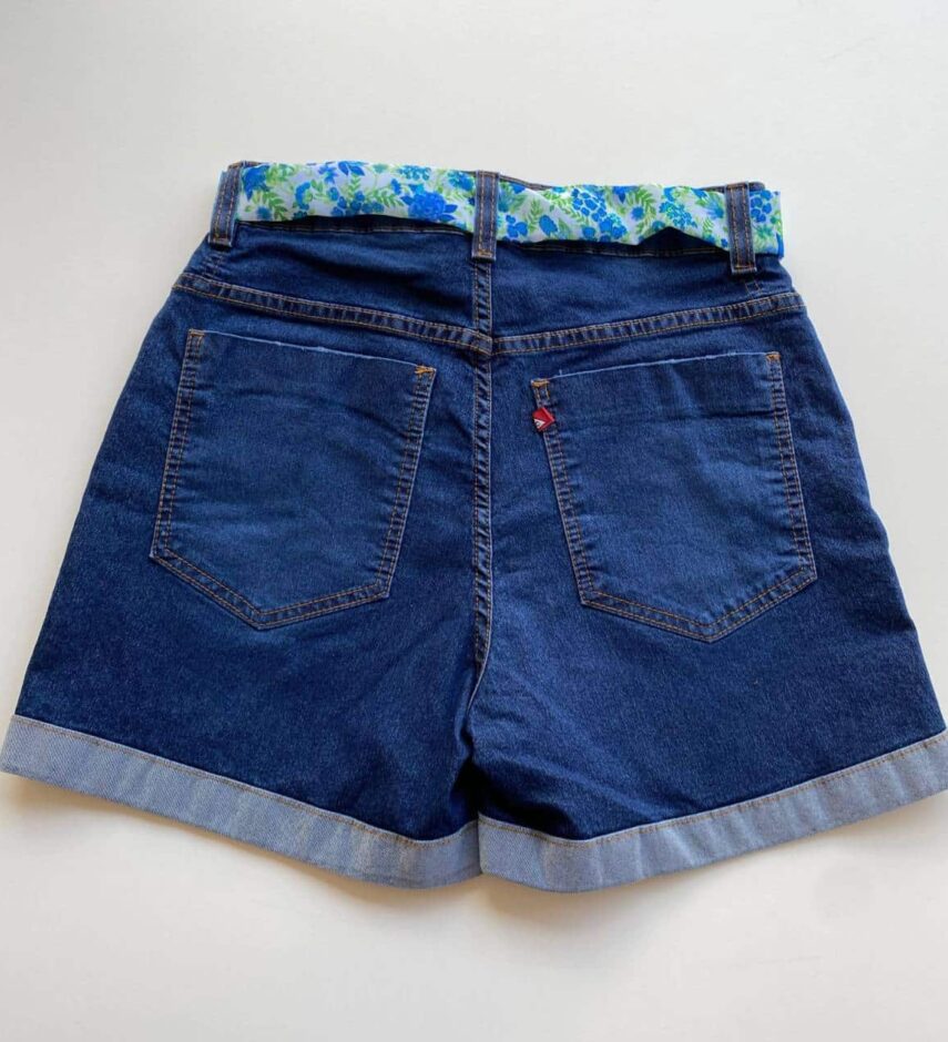 Short Jeans Feminino Cintura Alta com Cinto Estampado - Fernanda Ramos Store
