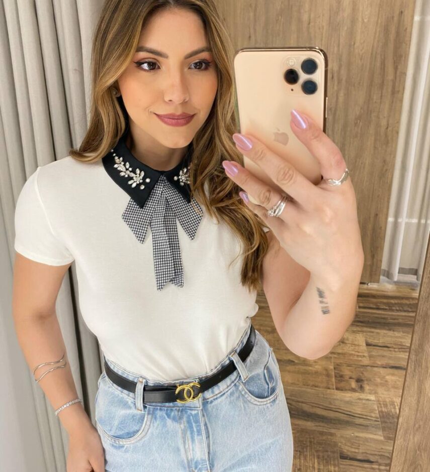 T-shirt Manga Curta Feminina Gravatinha Off White - Fernanda Ramos Store