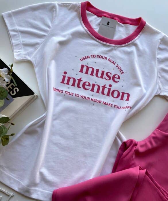 T-shirt Manga Curta Muse Intention Branca Detalhe Rosa - Fernanda Ramos Store