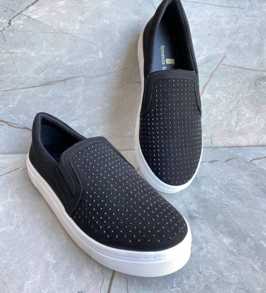 Tênis Feminino Slip Sola Baixa Suede Preto com Aplicações - Fernanda Ramos Store
