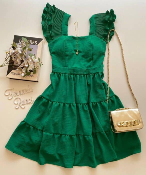 Vestido Curto com Bojo Crepe Duna Detalhe Plissado Verde - Fernanda Ramos Store