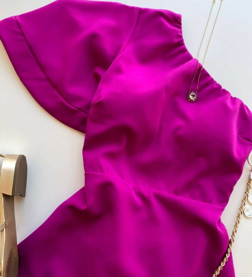 fernandaramosstore com br Vestido Curto com Bojo Nula Manga Detalhe Ajustável Atrás Fúcsia 1
