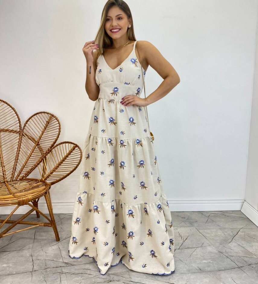 Vestido Longo com Bojo Juliana Alça Regulável Cru Bordado Azul - Fernanda Ramos Store