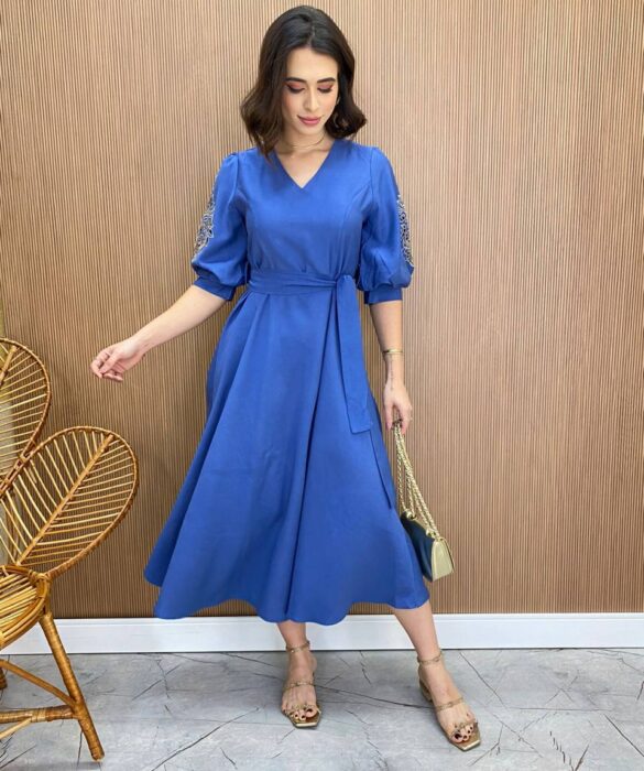 Vestido Midi sem Bojo Mangas 3/4 com Detalhe Vazado Azul - Fernanda Ramos Store