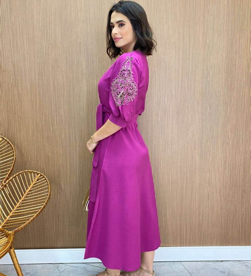 Vestido Midi sem Bojo Mangas 3/4 com Detalhe Vazado Fúcsia - Fernanda Ramos Store