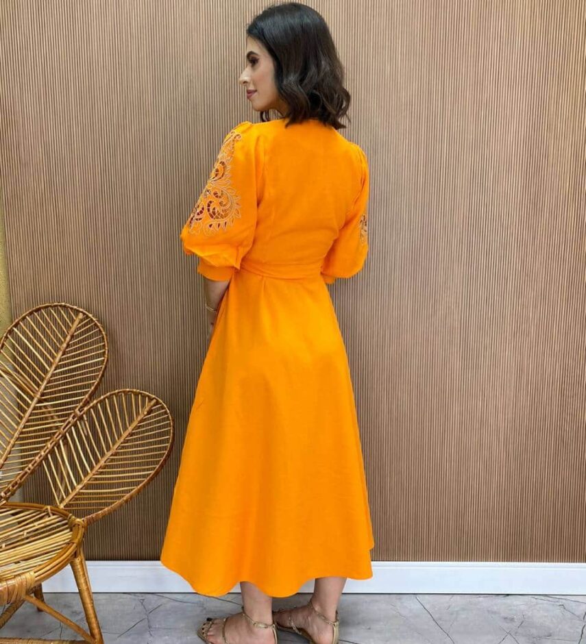 Vestido Midi sem Bojo Mangas 3/4 com Detalhe Vazado Laranja - Fernanda Ramos Store