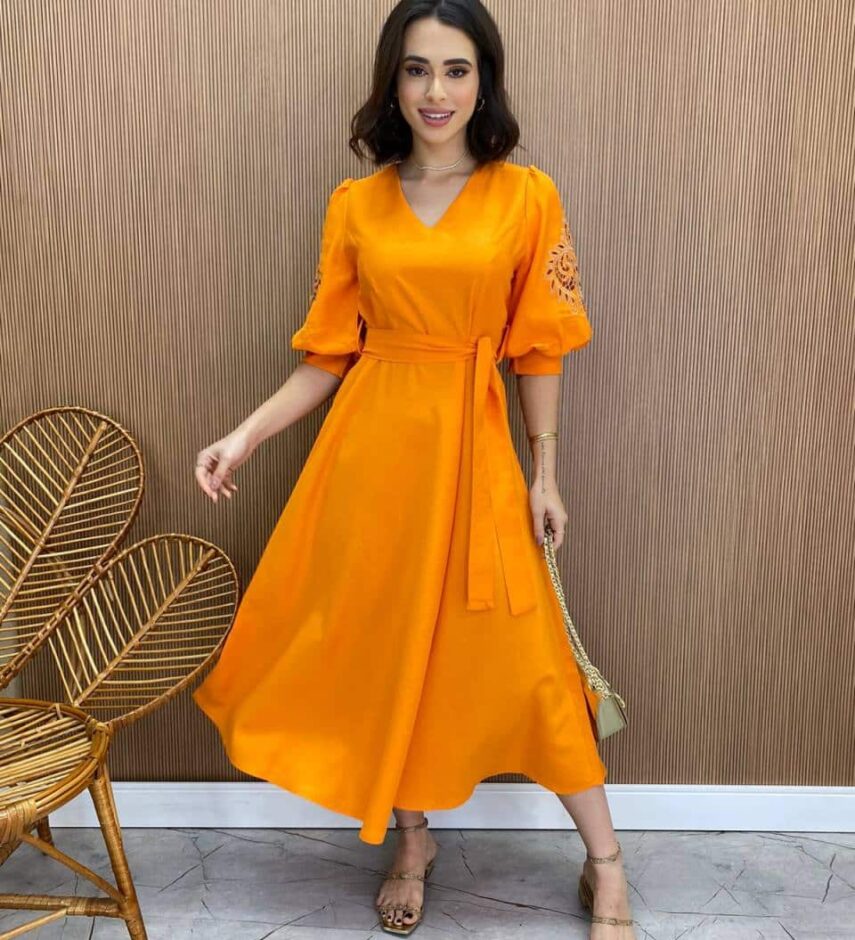 Vestido Midi sem Bojo Mangas 3/4 com Detalhe Vazado Laranja - Fernanda Ramos Store