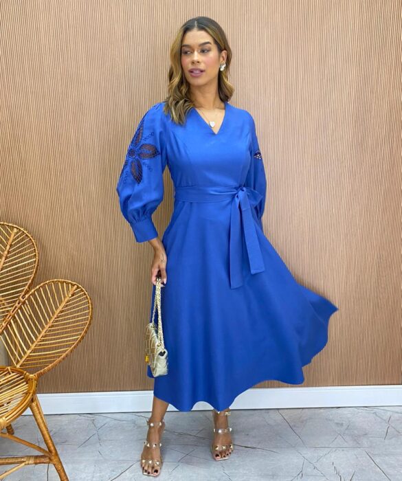 Vestido Midi sem Bojo Mangas com Detalhe Vazado Azul - Fernanda Ramos Store