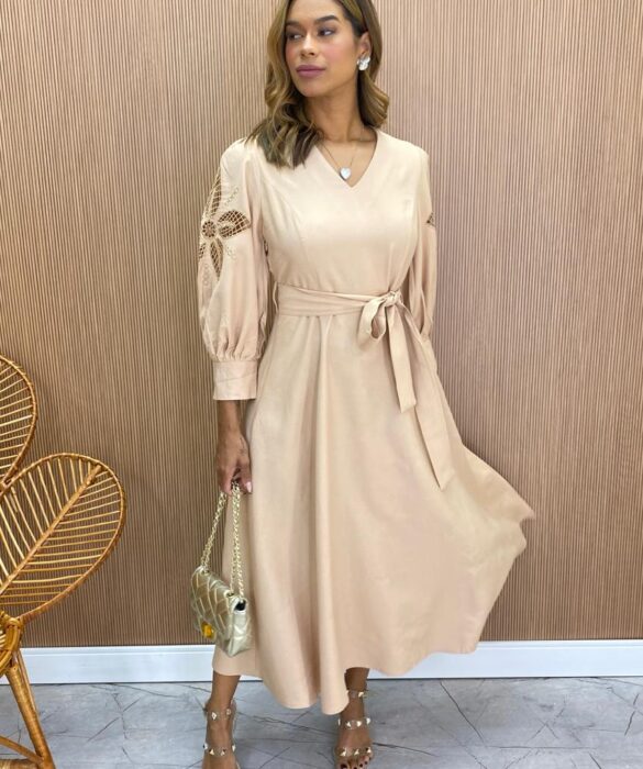 Vestido Midi sem Bojo Mangas com Detalhe Vazado Bege - Fernanda Ramos Store