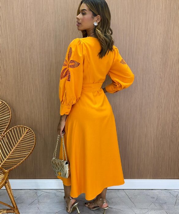 Vestido Midi sem Bojo Mangas com Detalhe Vazado Laranja - Fernanda Ramos Store