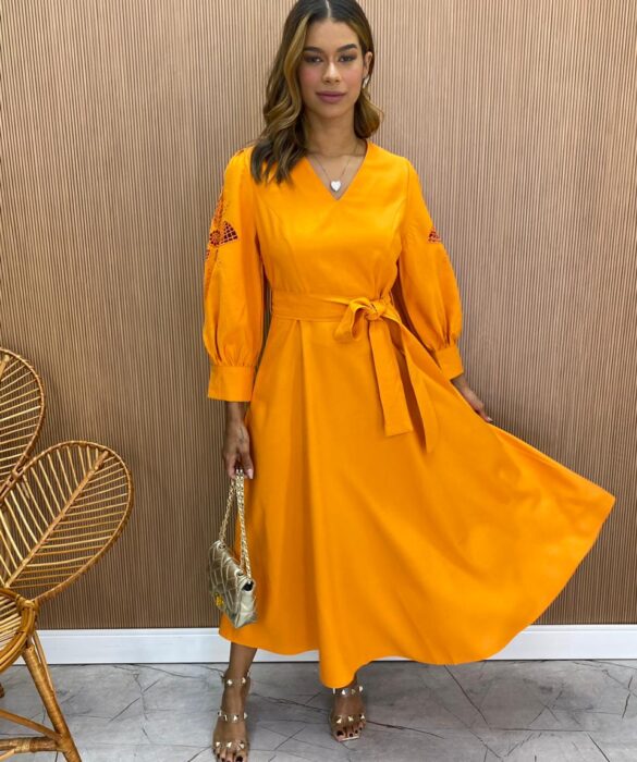 Vestido Midi sem Bojo Mangas com Detalhe Vazado Laranja - Fernanda Ramos Store