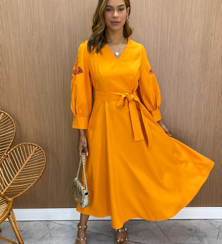Vestido Midi sem Bojo Mangas com Detalhe Vazado Laranja - Fernanda Ramos Store