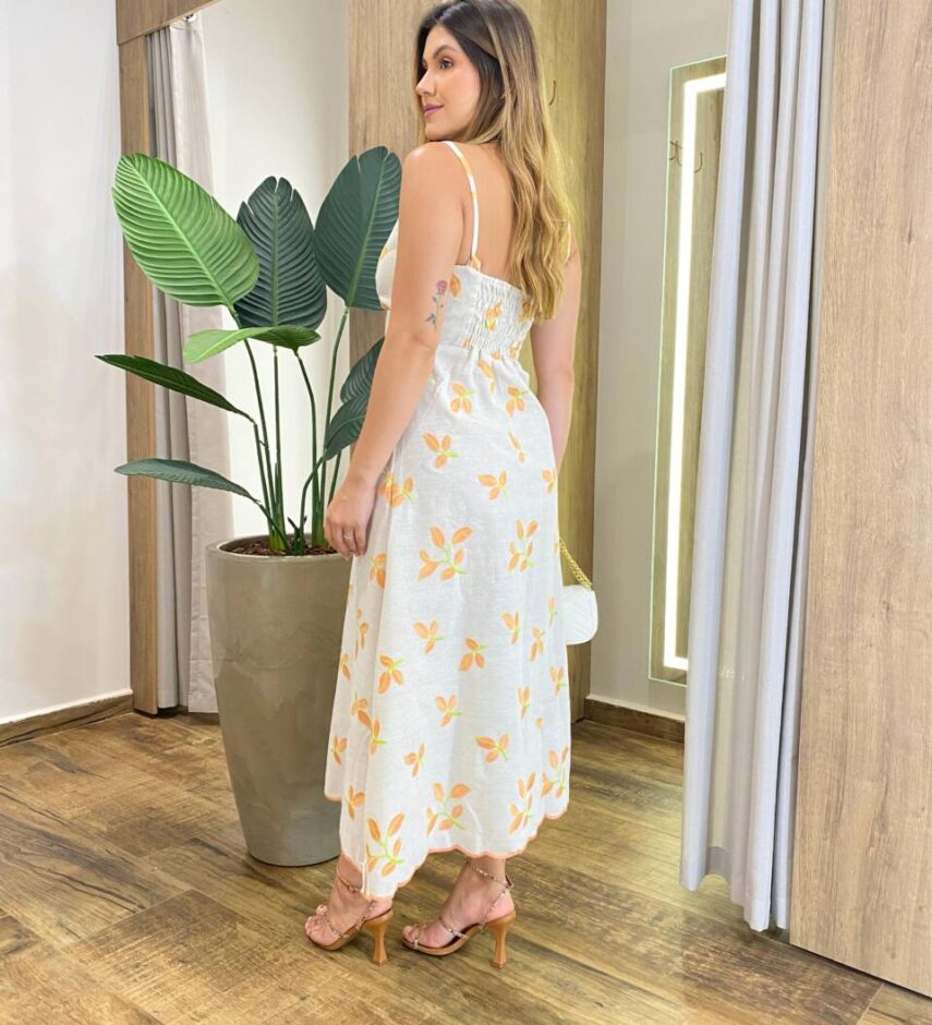 Vestido Midi sem Bojo Viscolinho Cru com Bordado Laranja - Fernanda Ramos Store