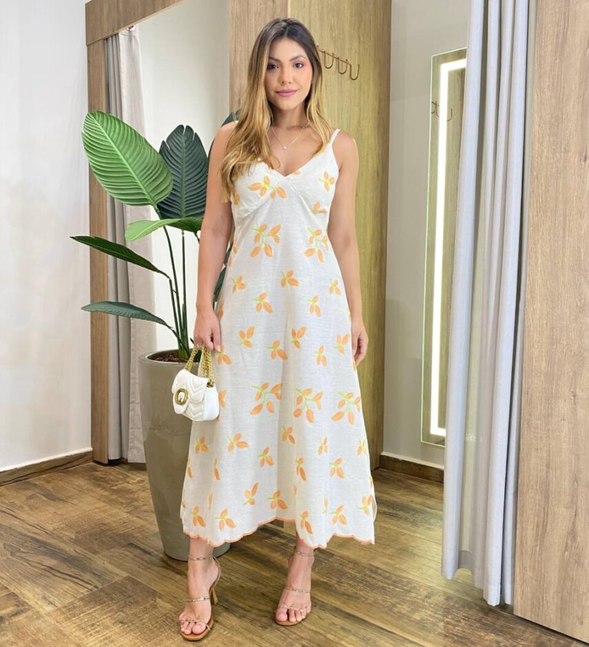 Vestido Midi sem Bojo Viscolinho Cru com Bordado Laranja - Fernanda Ramos Store