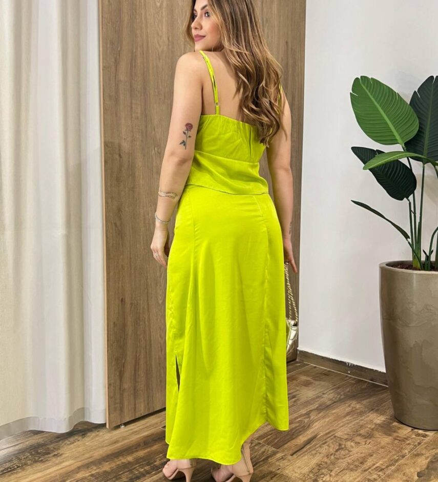 Conjunto Feminino Allana Cropped sem Bojo e Saia Midi Verde Lima - Fernanda Ramos Store