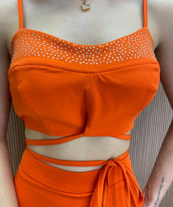 Conjunto Feminino com Aplicações Cropped Amarração e Short Saia Laranja - Fernanda Ramos Store