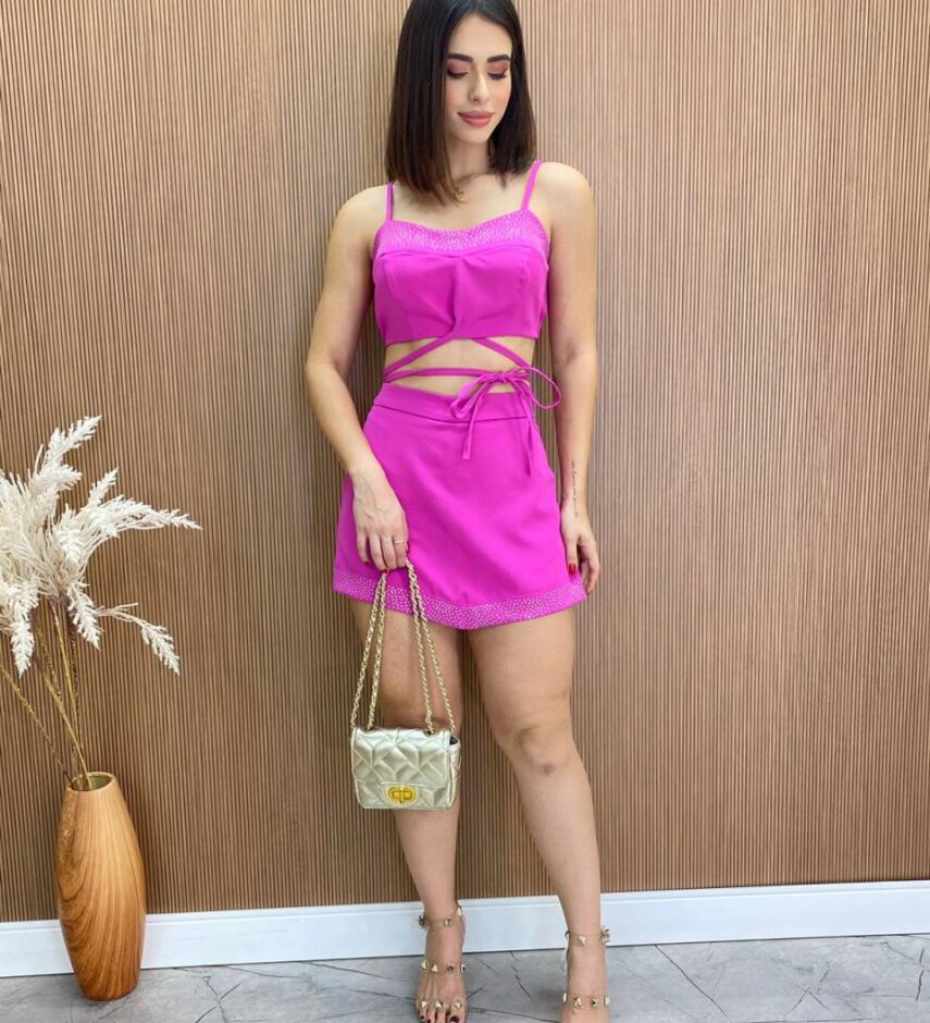 Conjunto Feminino com Aplicações Cropped Amarração e Short Saia Pink - Fernanda Ramos Store