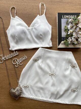 Conjunto Feminino Cropped com Bojo e Short Saia com Broche Branco - Fernanda Ramos Store