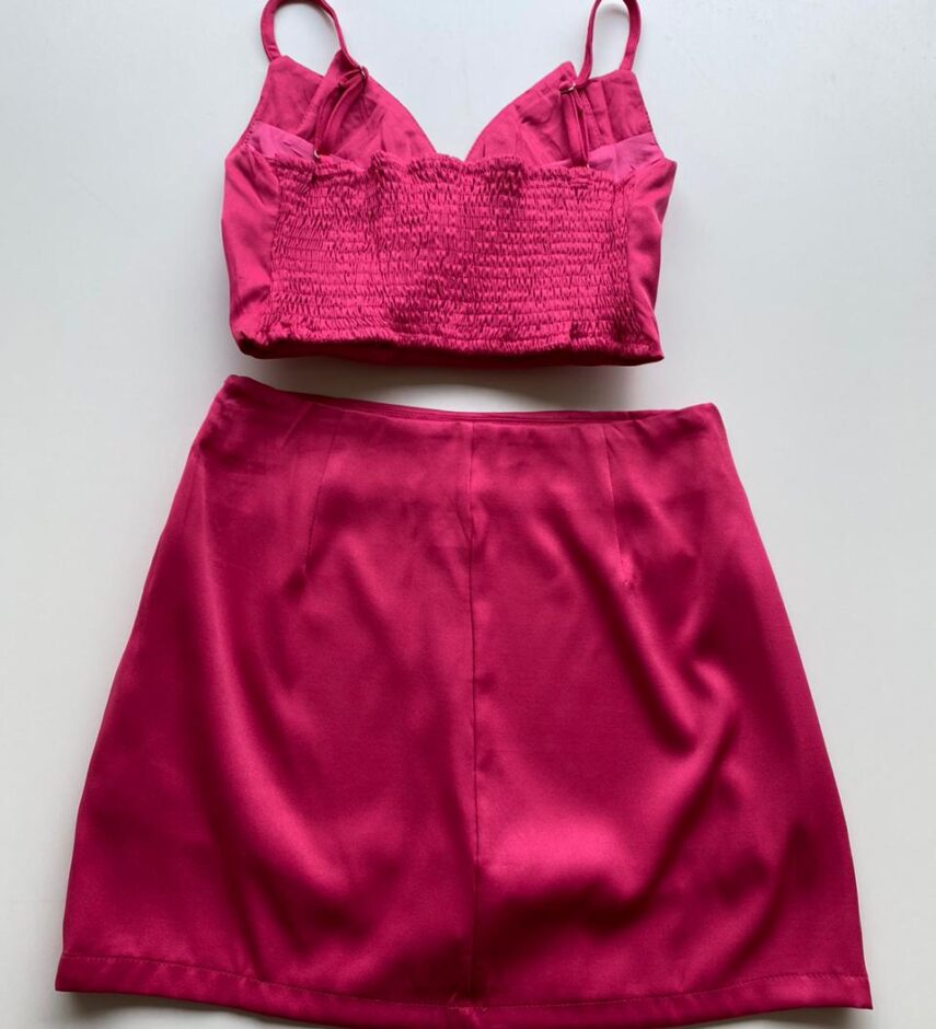 Conjunto Feminino Cropped com Bojo e Short Saia com Broche Pink - Fernanda Ramos Store