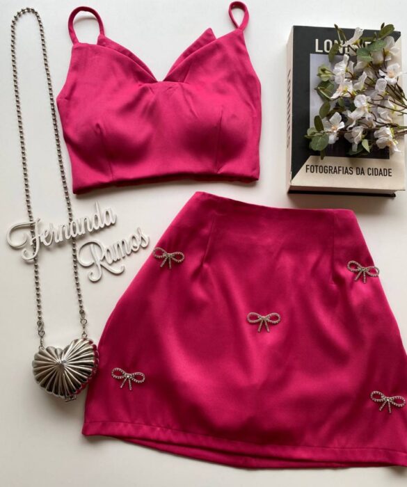 Conjunto Feminino Cropped com Bojo e Short Saia com Broche Pink - Fernanda Ramos Store