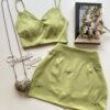 Conjunto Feminino Cropped com Bojo e Short Saia com Broche Verde - Fernanda Ramos Store