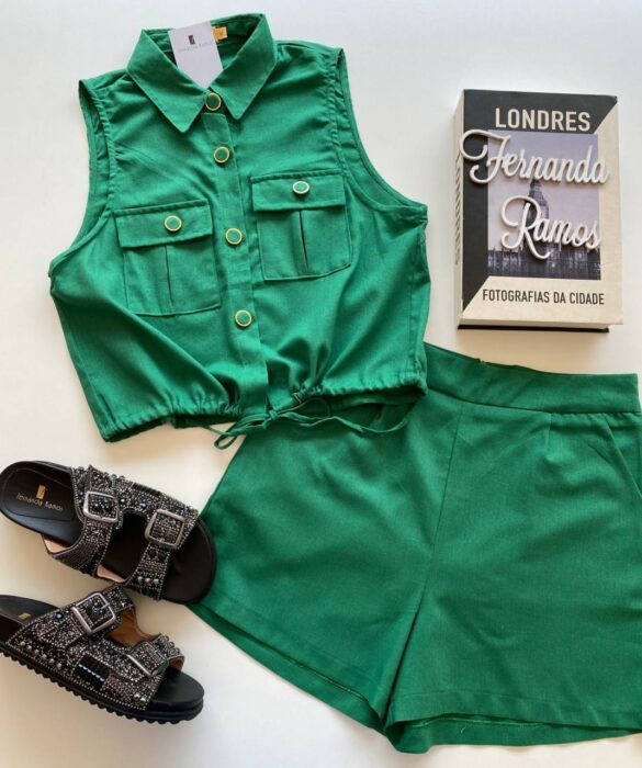 Conjunto Feminino Cropped com Botões e Amarração e Short Verde - Fernanda Ramos Store