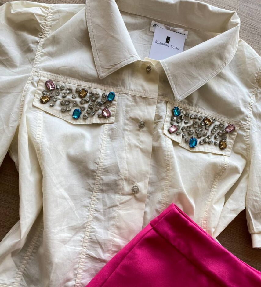 Cropped Camisa Feminino com Aplicações Off White - Fernanda Ramos Store