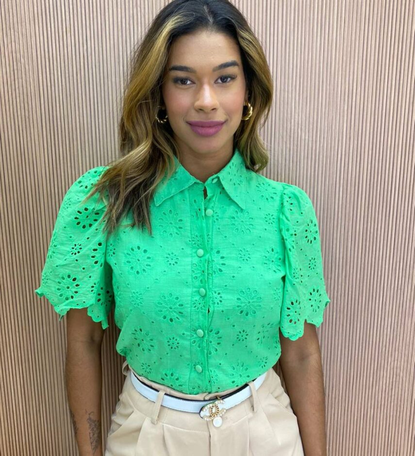 Cropped Feminino Alongado Laise Manga Curta Barbara Verde - Fernanda Ramos Store
