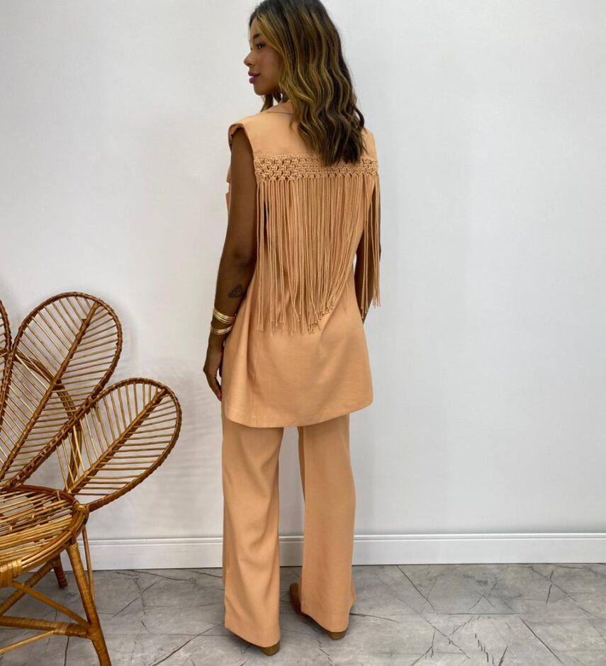 Max Colete Feminino Juliana com Franjas Bege Escuro - Fernanda Ramos Store