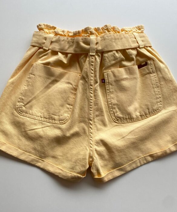 Short Feminino Clochard com Amarração Sarja Amarelo - Fernanda Ramos Store