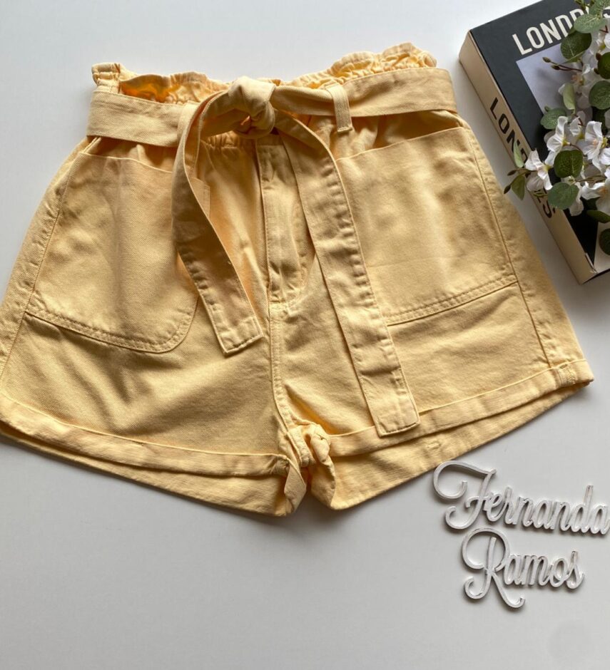 Short Feminino Clochard com Amarração Sarja Amarelo - Fernanda Ramos Store
