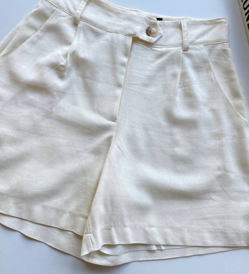 Short Feminino Linho com Bolsos Sabrina Off White - Fernanda Ramos Store