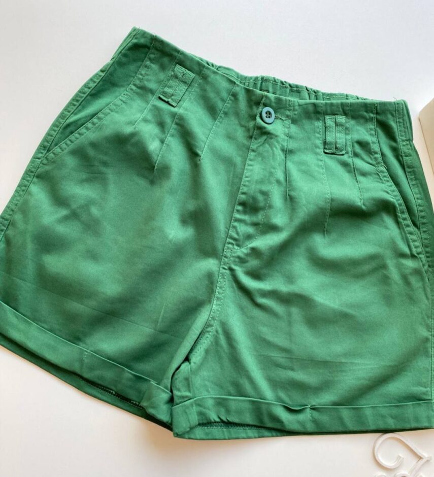 Short Feminino Sarja com Detalhe em Pregas Mariah Verde - Fernanda Ramos Store