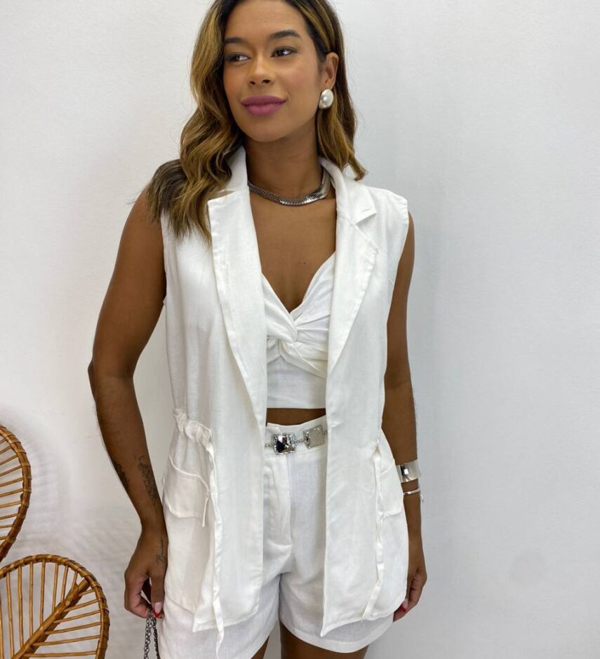 Trijunto Feminino Colete + Cropped com Bojo + Short Branco - Fernanda Ramos Store