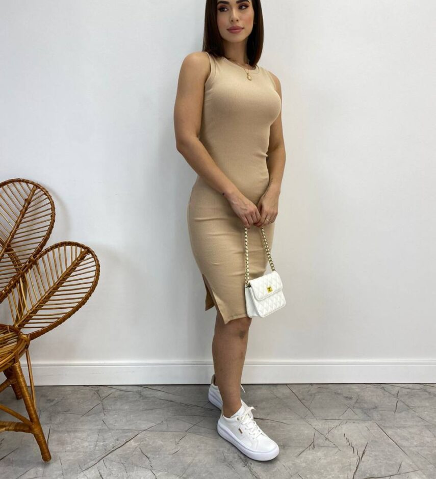 Vestido Curto sem Bojo Natalia Canelado com Fenda Bege - Fernanda Ramos Store