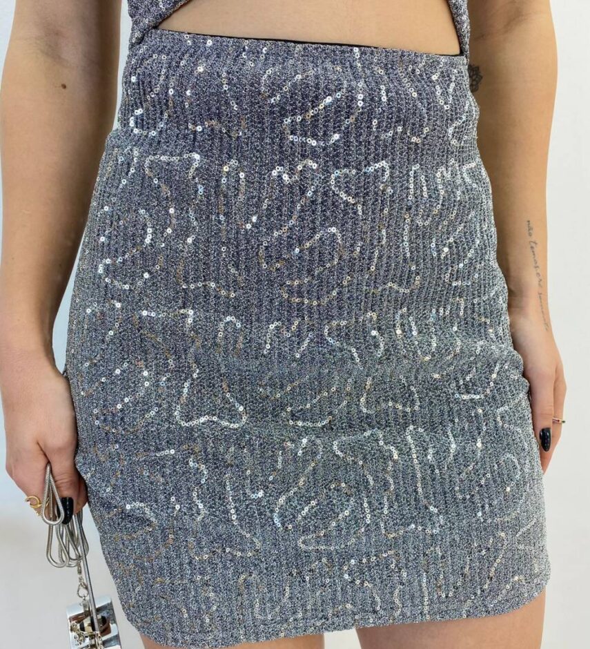 Vestido Feminino Curto com Bojo de Alcinha Lurex com Paetê Prata - Fernanda Ramos Store