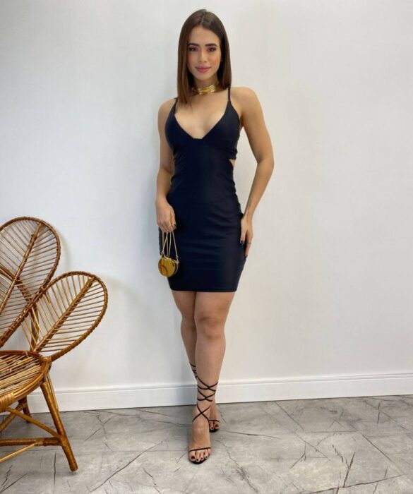 Vestido Feminino Curto com Bojo e Abertura Preto - Fernanda Ramos Store