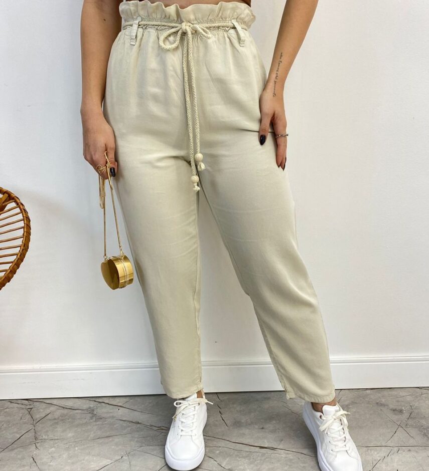 Calça Feminina Clochard Cropped com Cinto Liocel Cru - Fernanda Ramos Store