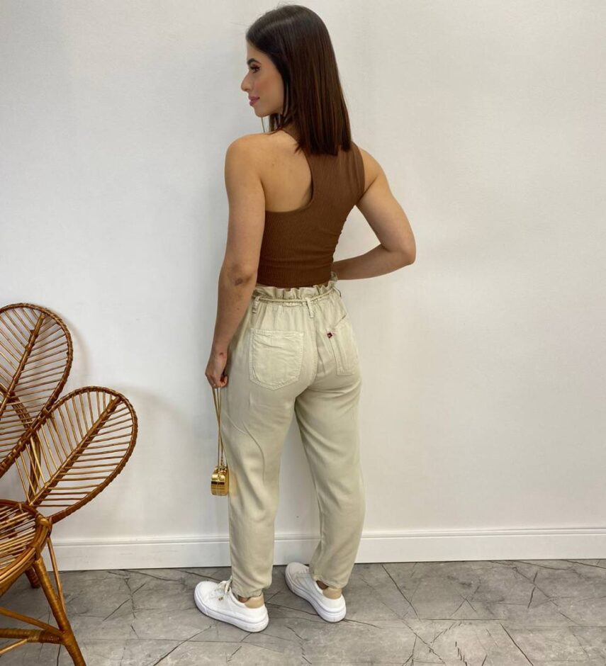 Calça Feminina Clochard Cropped com Cinto Liocel Cru - Fernanda Ramos Store